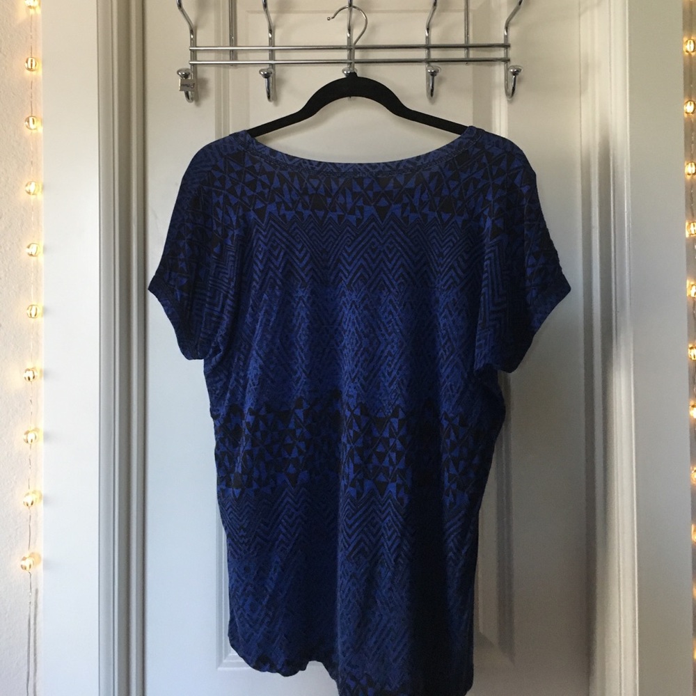 Patterned Top - Picture 2 of 4